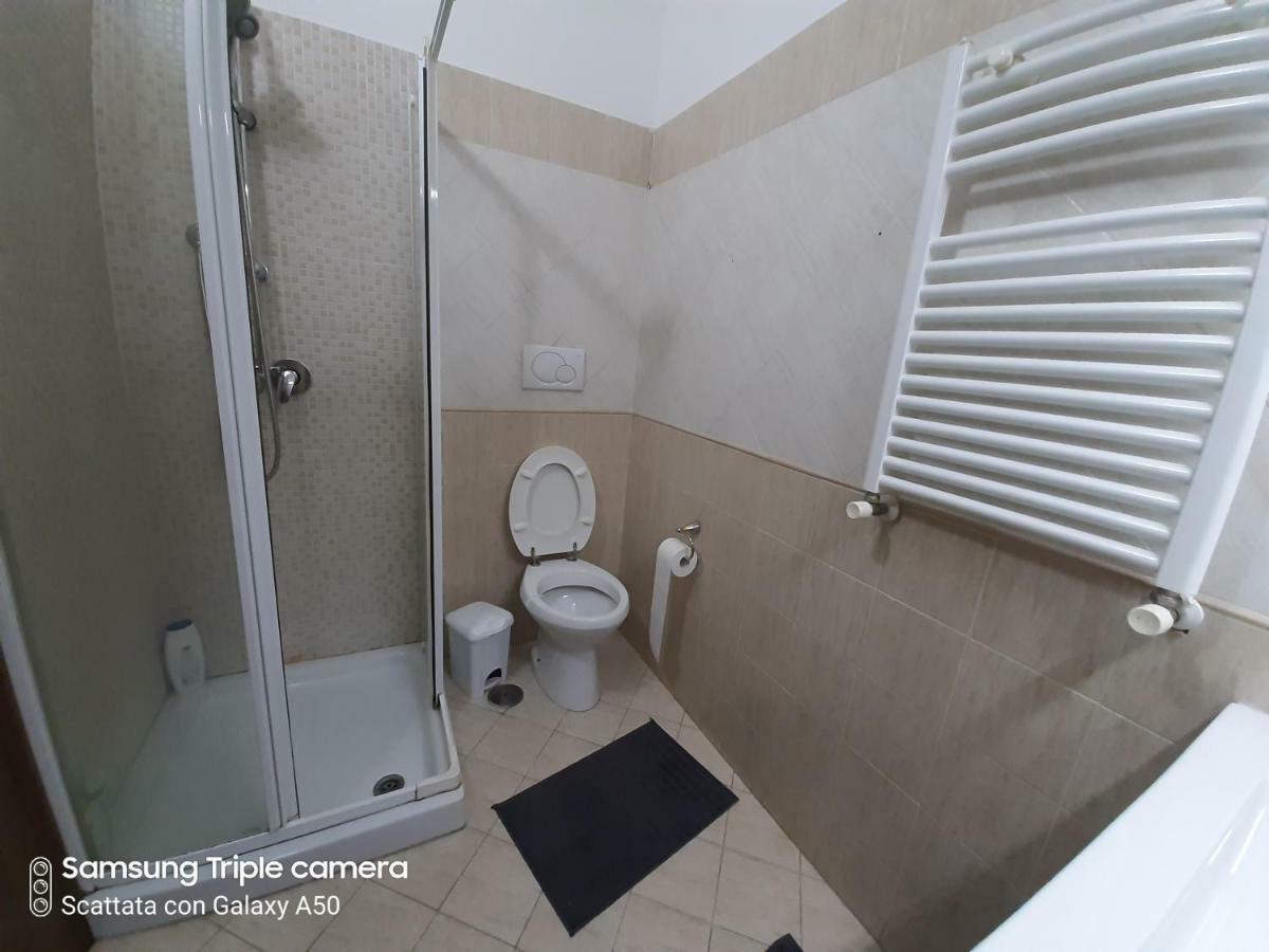 Hillary E Vale Room Rome Exterior photo