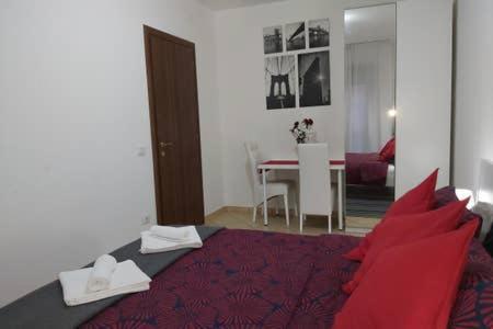 Hillary E Vale Room Rome Exterior photo