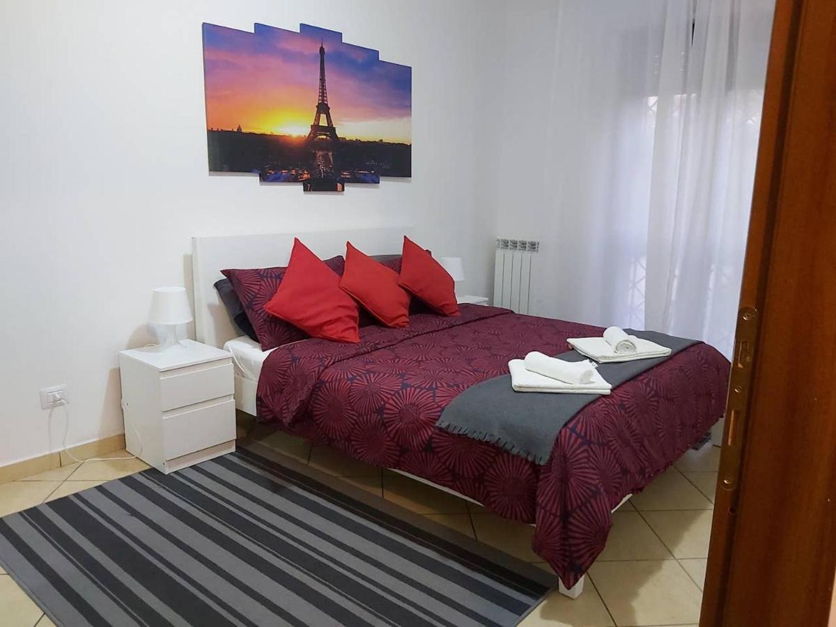 Hillary E Vale Room Rome Exterior photo